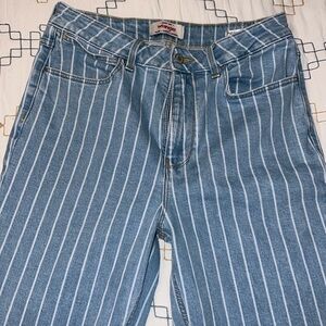 Women’s Wrangler High Rise Rodeo Straight Crop size 10
